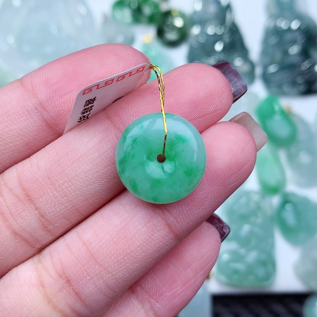 翡翠吊坠(不含链)未镶嵌