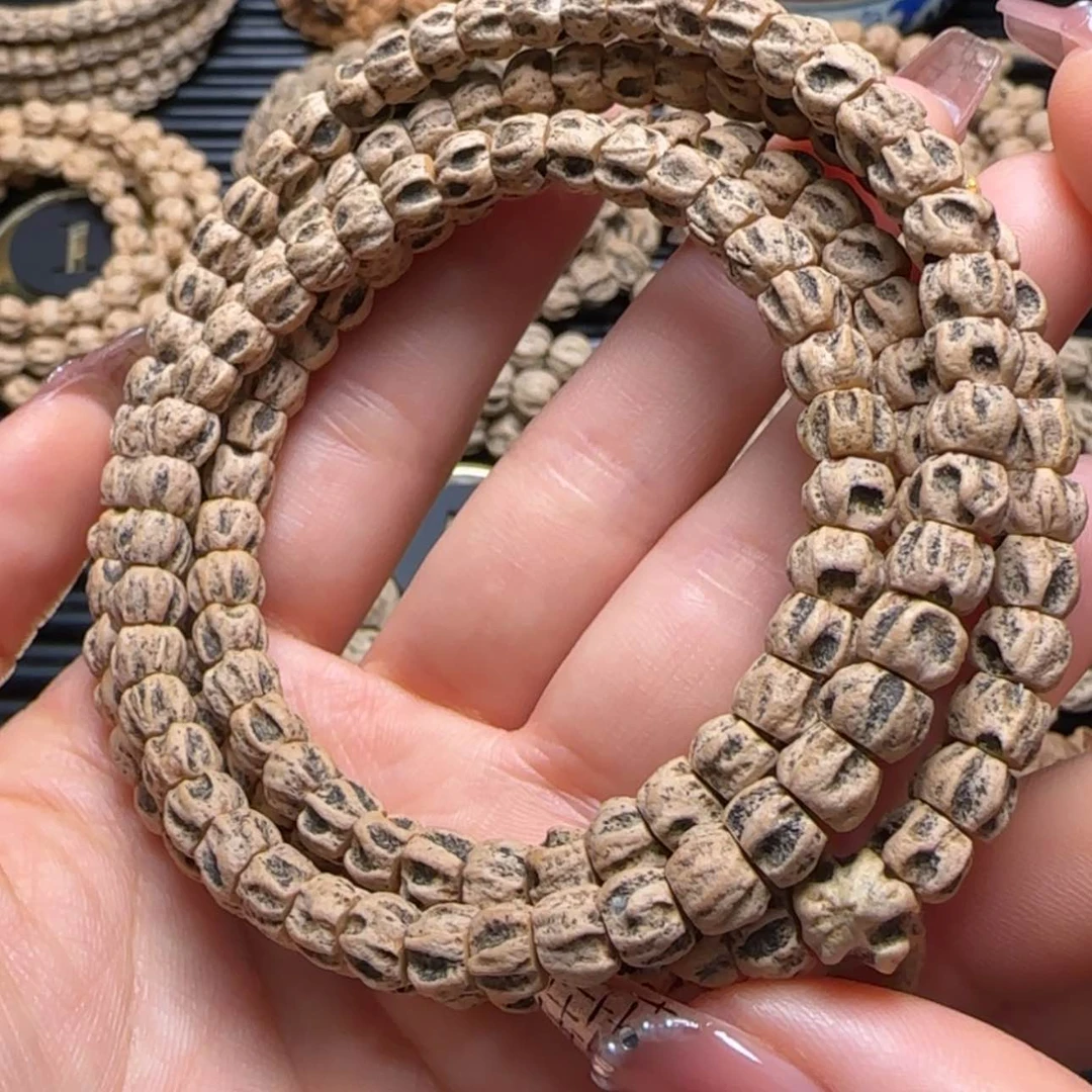 【闪购商品】柏香籽/百香籽吊坠呼****）