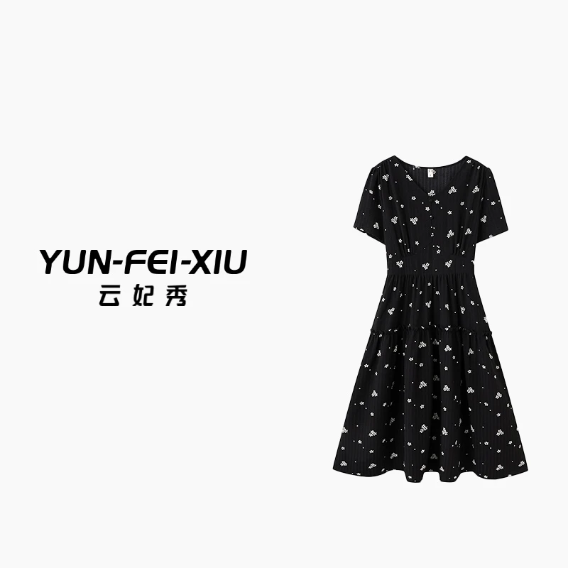 云妃秀大码女装连衣裙胖妹妹显瘦宽松遮肉百搭韩版减龄夏25532