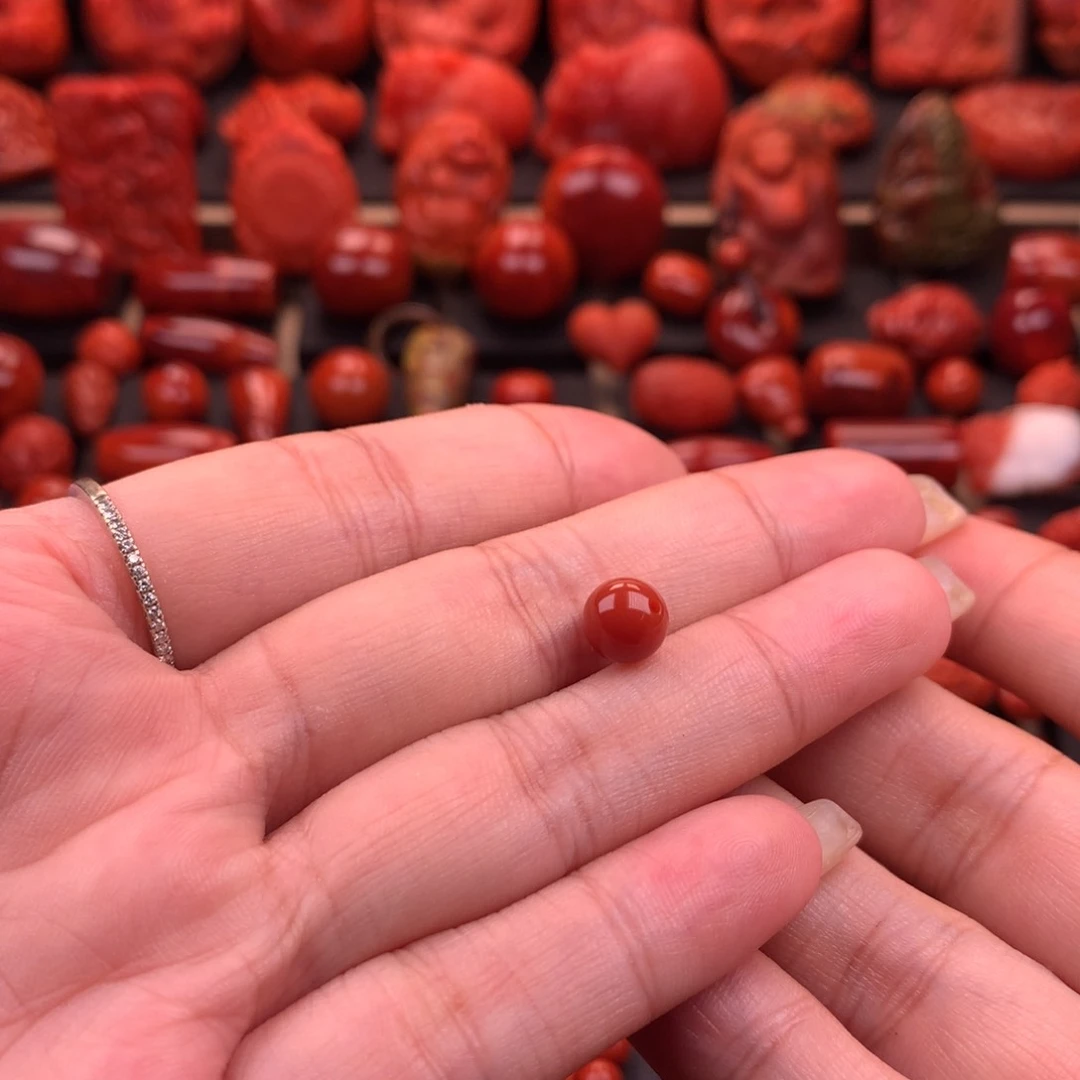 南红玛瑙南红川料原矿圆珠7.5mm未镶嵌好*。