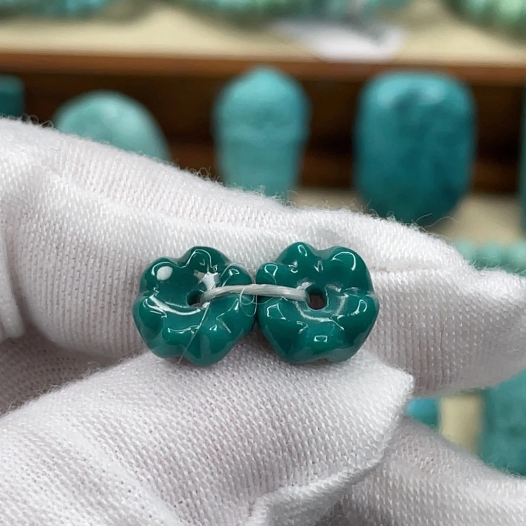 绿松石未镶嵌挂件