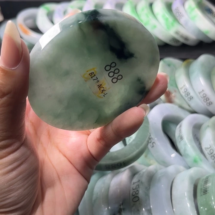 定制翡翠未镶嵌手镯
