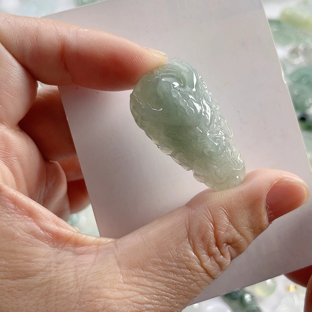 翡翠未镶嵌颈饰嘤****g龙头