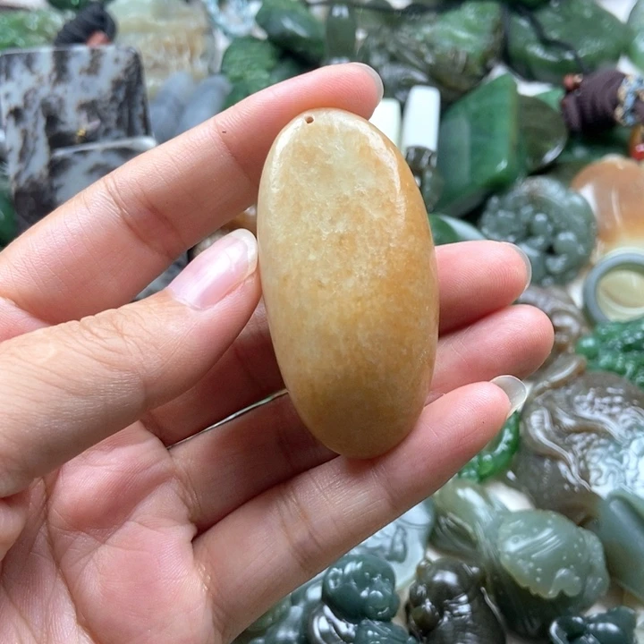 颈饰未镶嵌和田玉