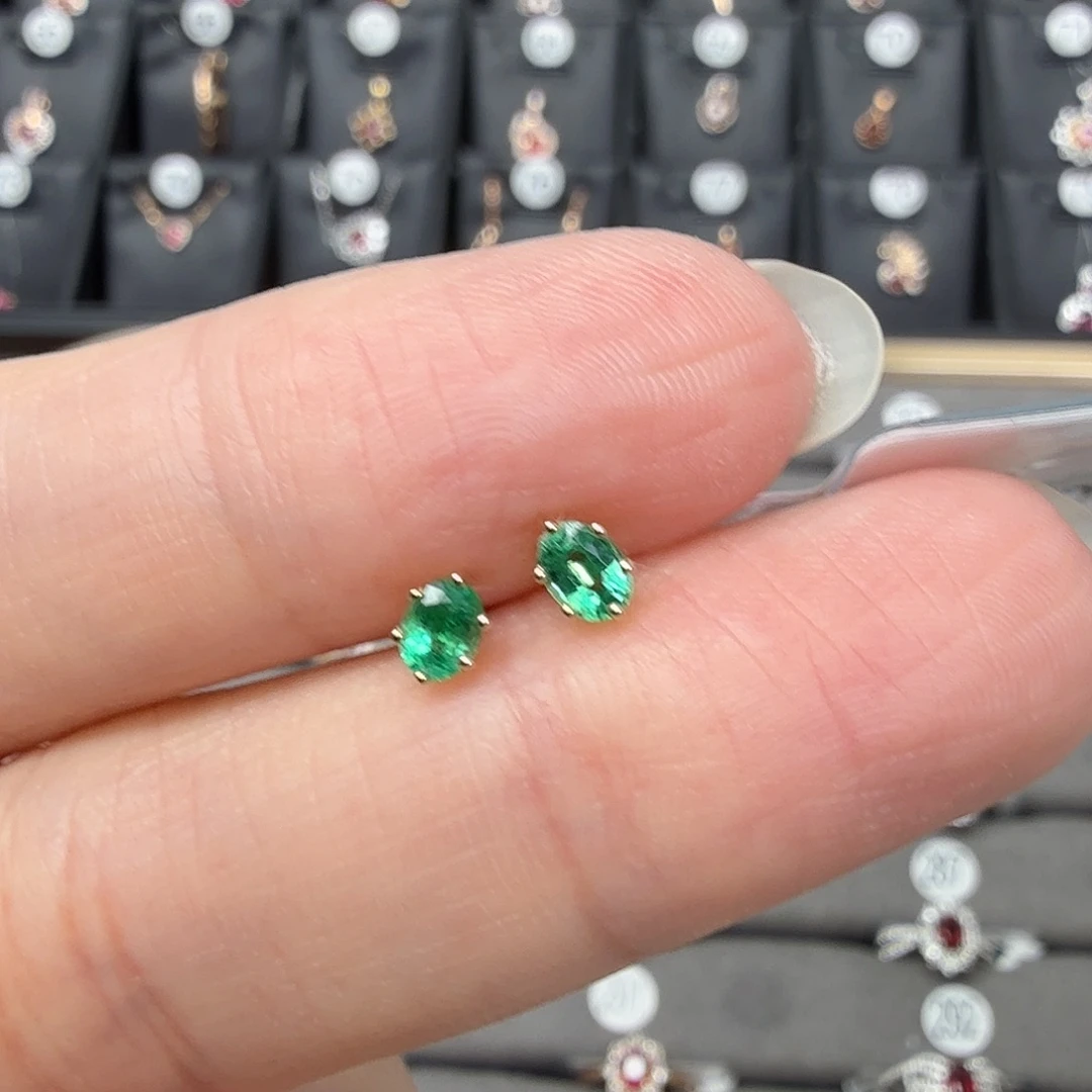 祖母绿耳饰18K金镶嵌极简风0.4克拉