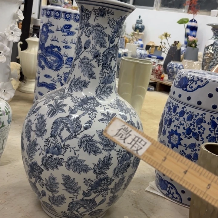 微瑕青花瓷器值得购买