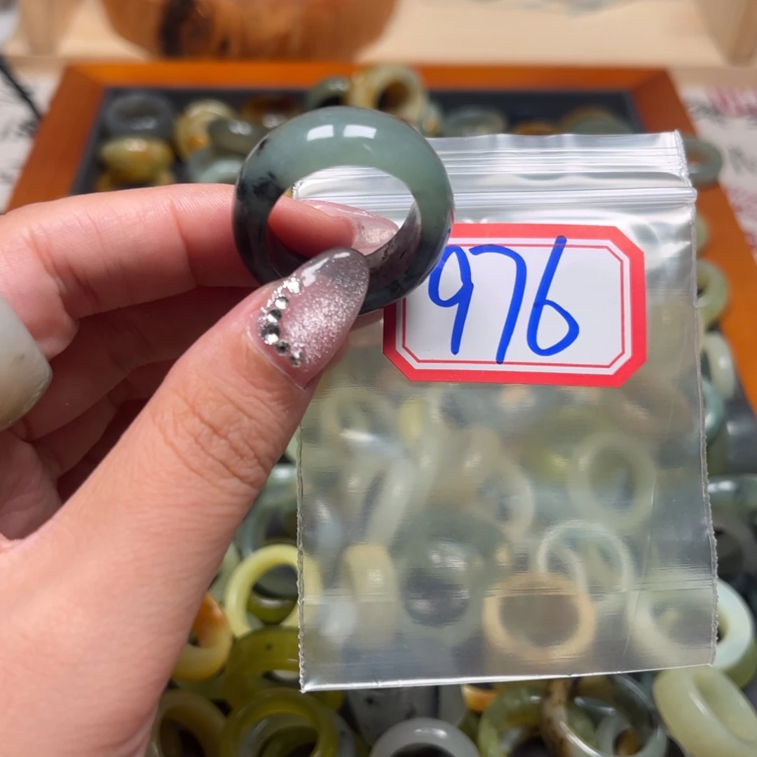 奔***涌蛇纹石玉未镶嵌珠宝奇石