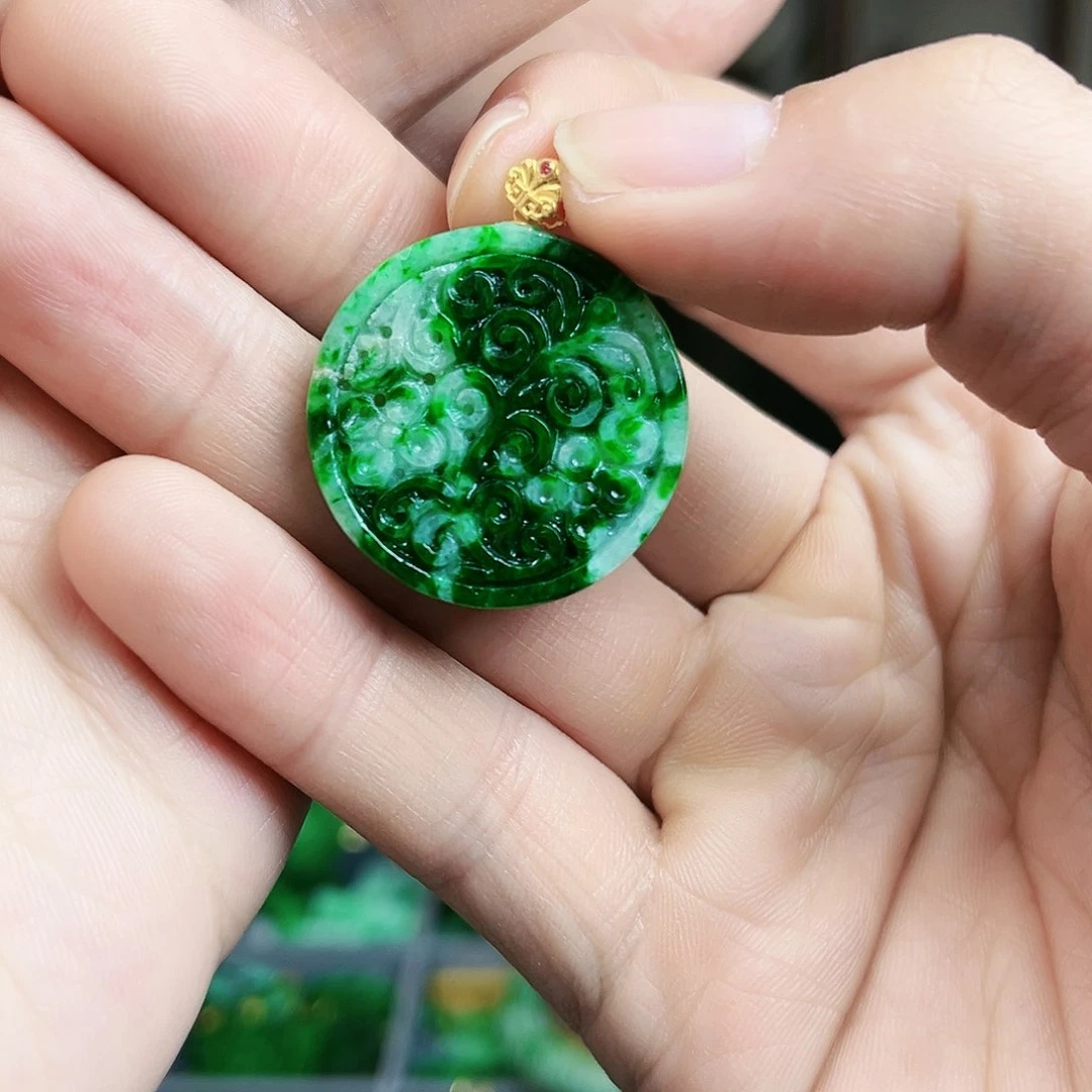 翡翠颈饰18K金镶嵌吊坠