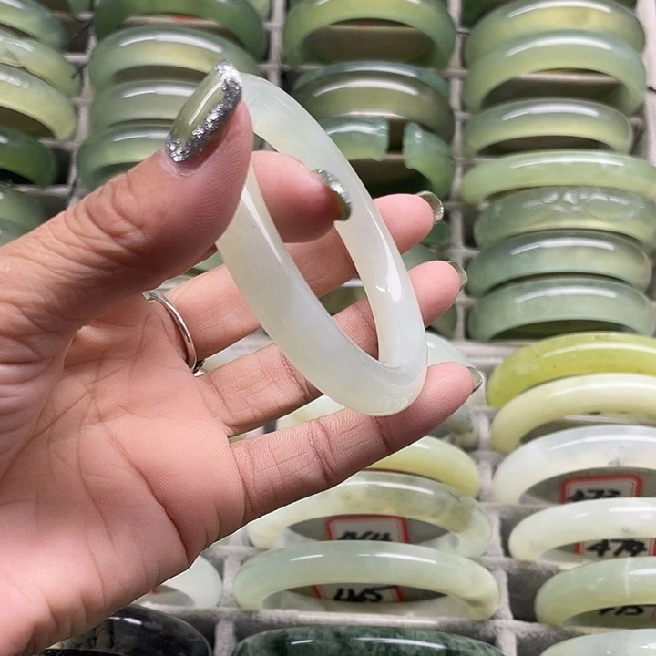 蛇纹石玉未镶嵌手镯448