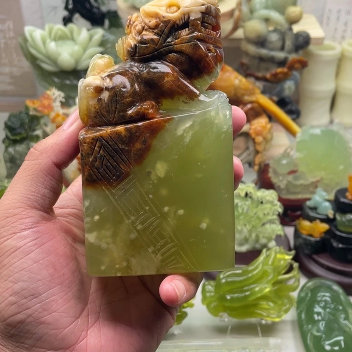 蛇纹石玉未镶嵌四大名玉印章