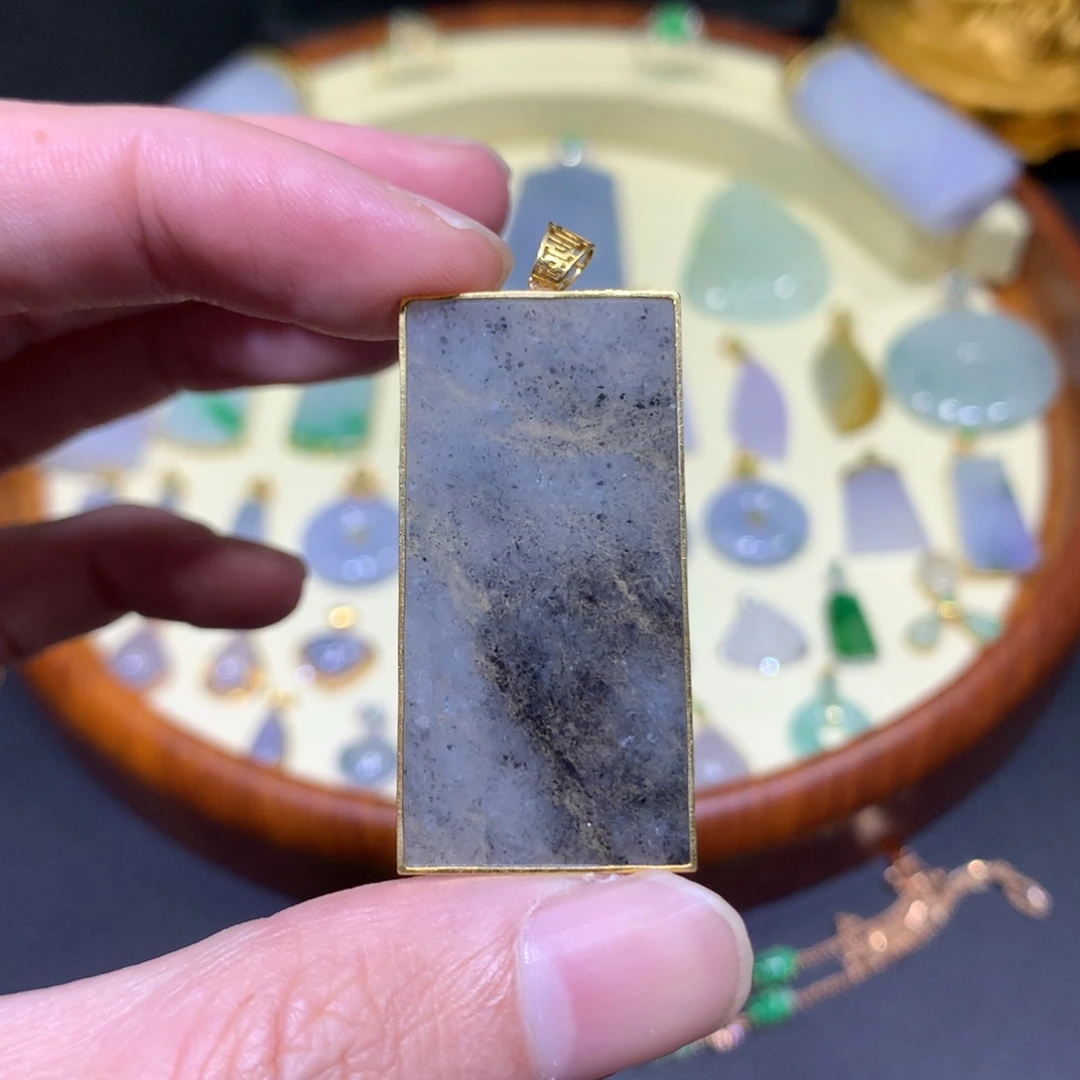 翡翠吊坠(不含链)18K金镶嵌