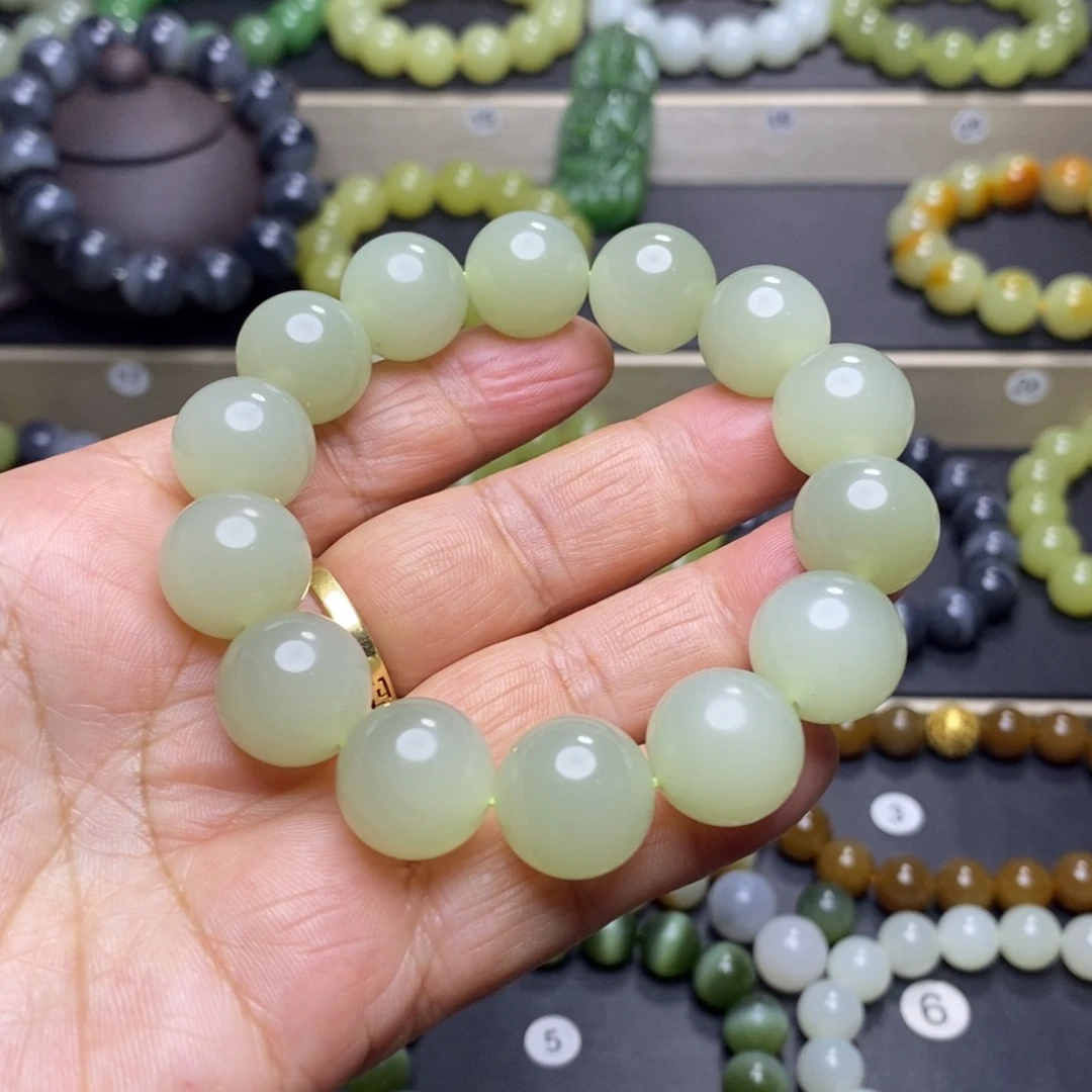 和田玉未镶嵌手串