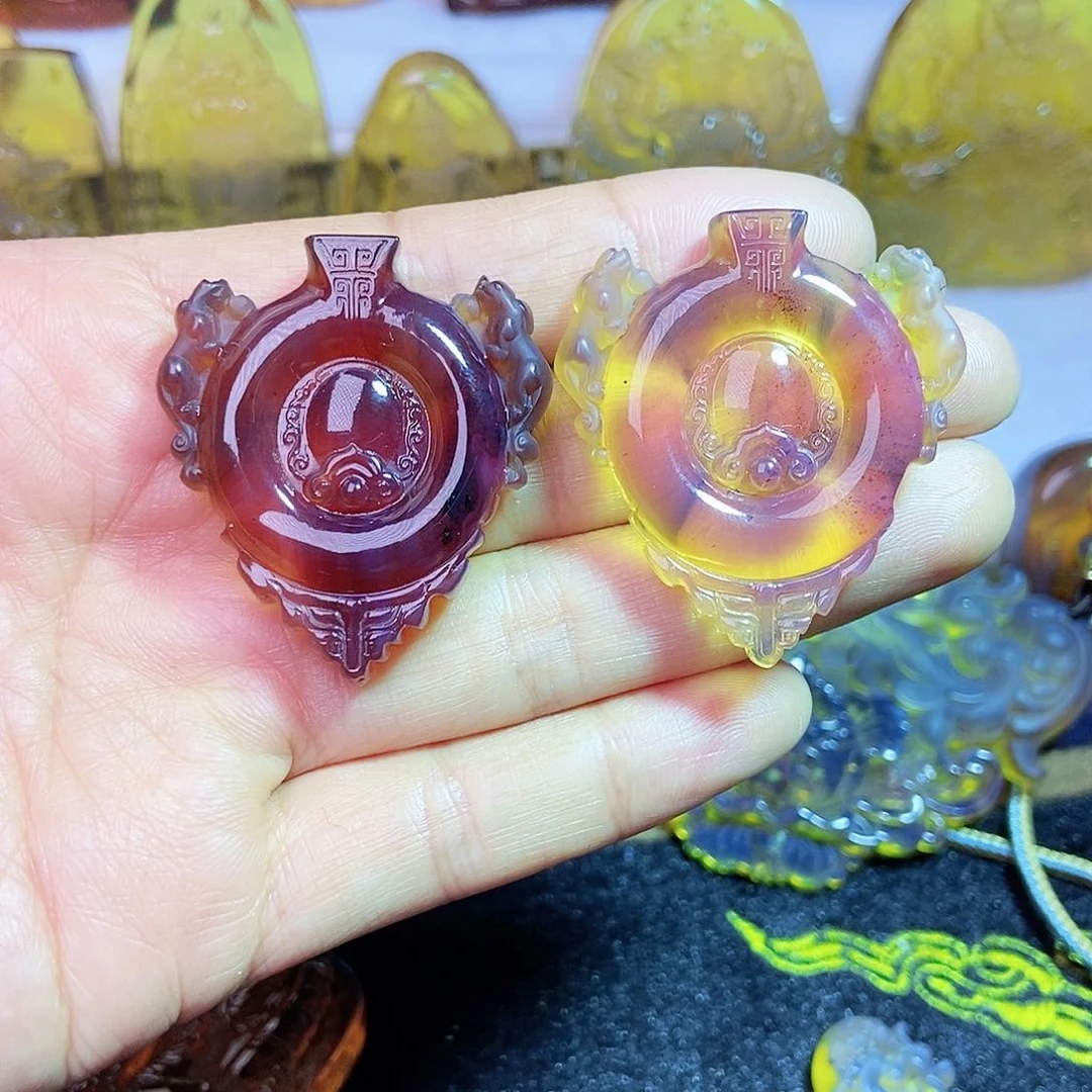 琥珀颈饰未镶嵌如意宝瓶