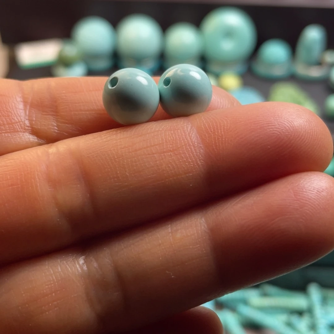 绿松石颈饰未镶嵌晓