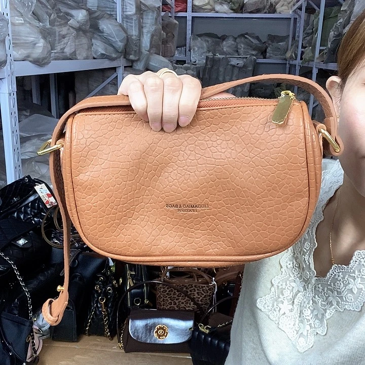 蚕丝小牛剖层皮革PU