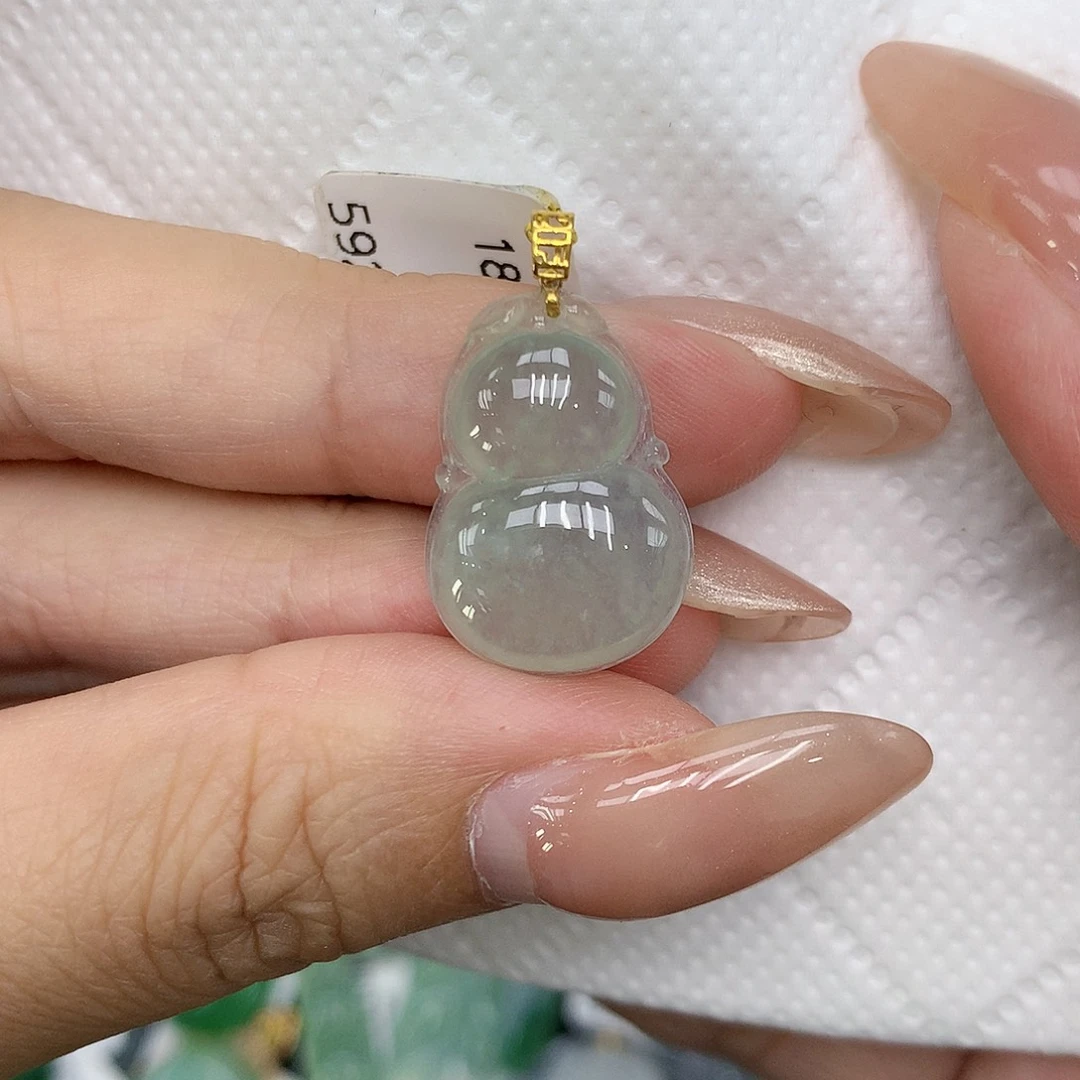 颈饰18K金镶嵌翡翠