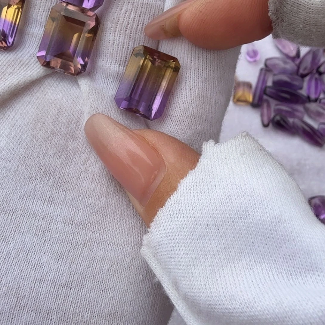 奥***妈车挂水晶未镶嵌水晶