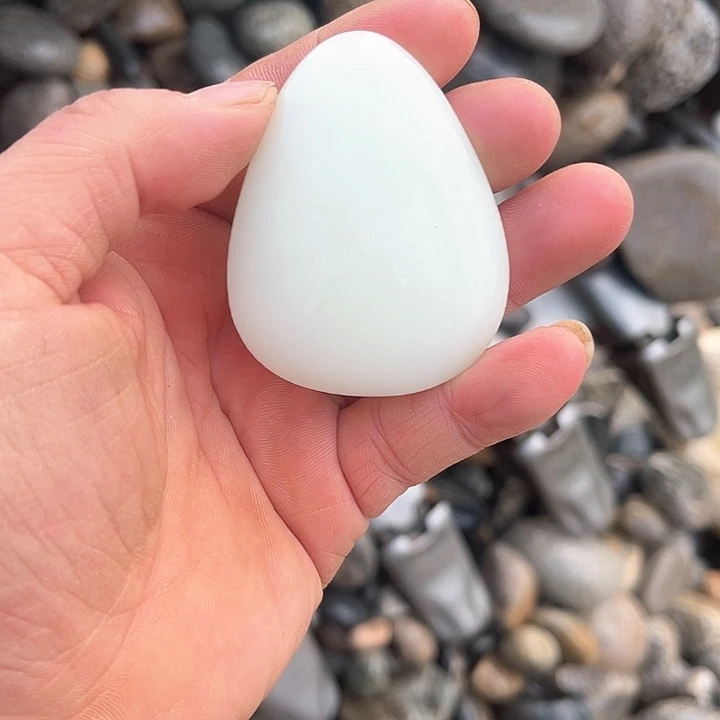 未镶嵌和田玉（糖玉）挂件