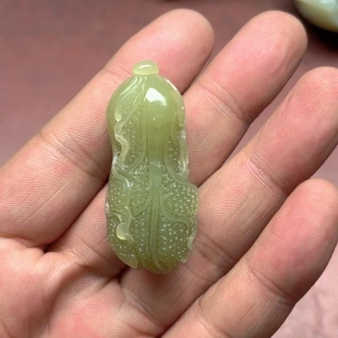 和田玉吊坠未镶嵌