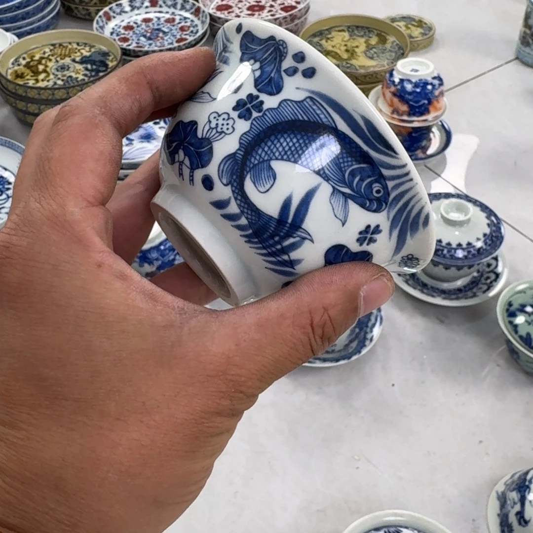 摆件青花鱼藻纹主人压手杯