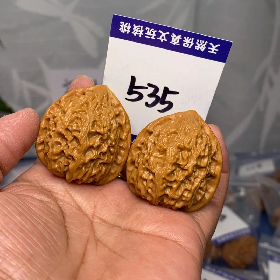 把件文玩核桃36.5金牛