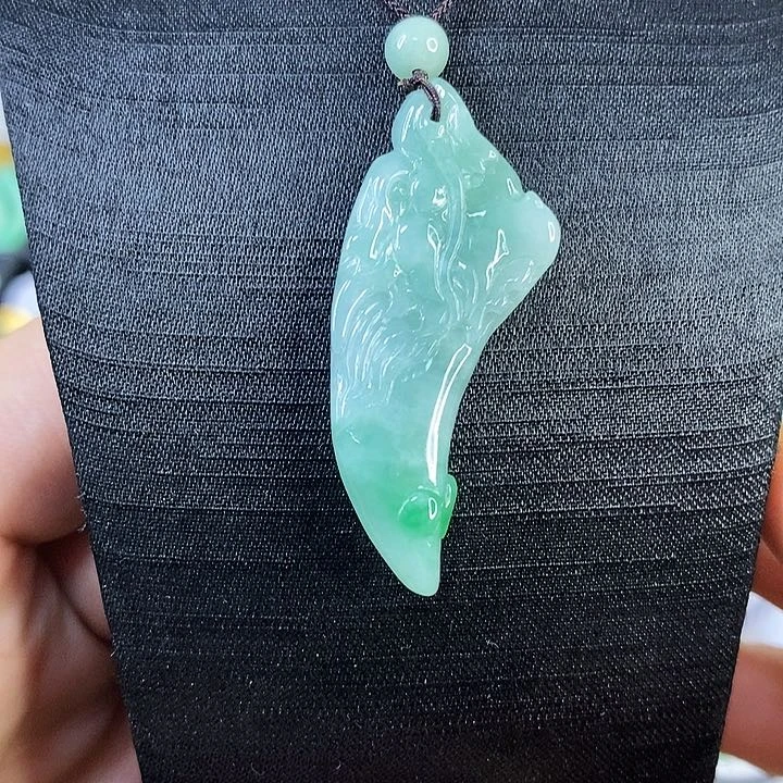 翡翠未镶嵌颈饰吊坠
