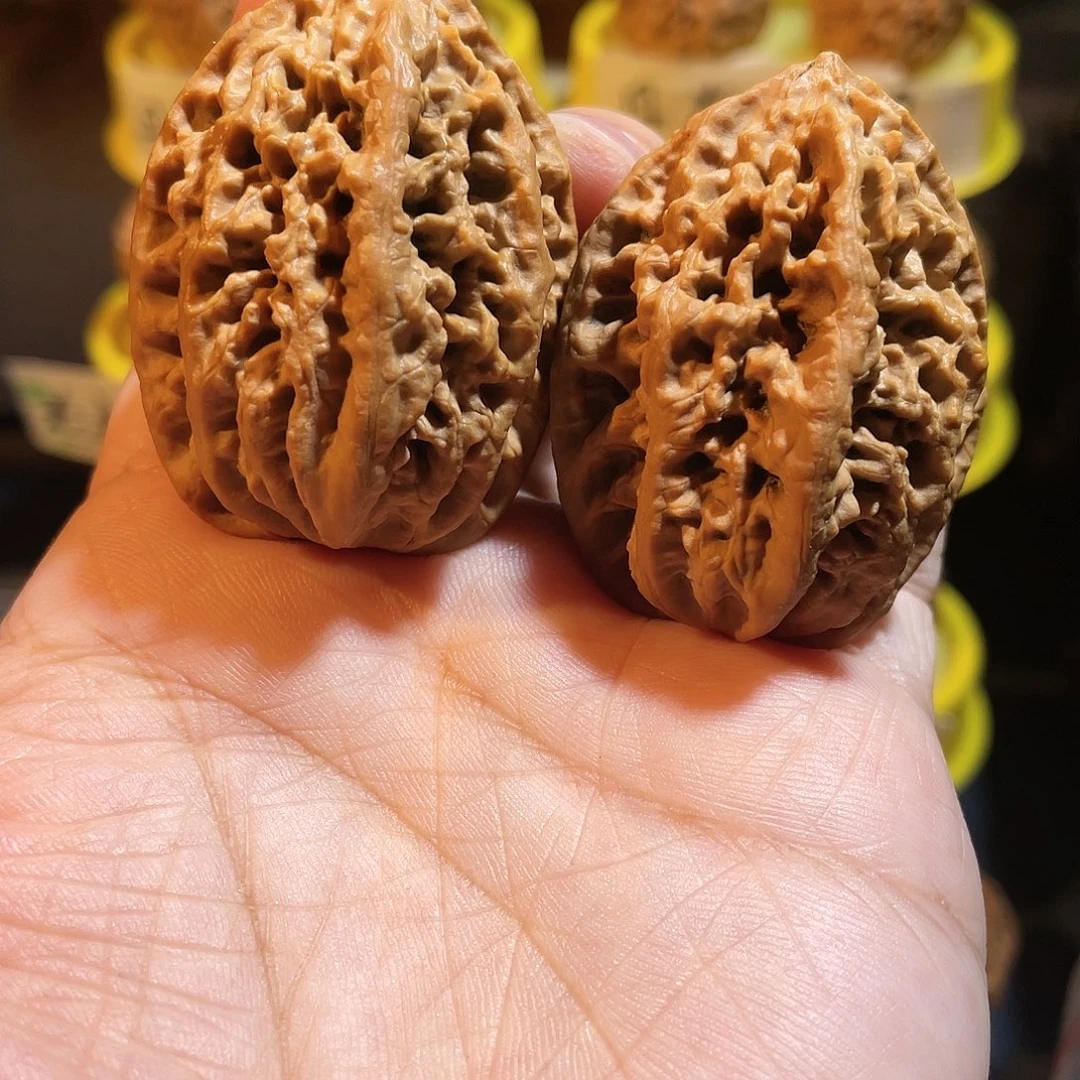文玩核桃吊坠蚂蚁纹虎头