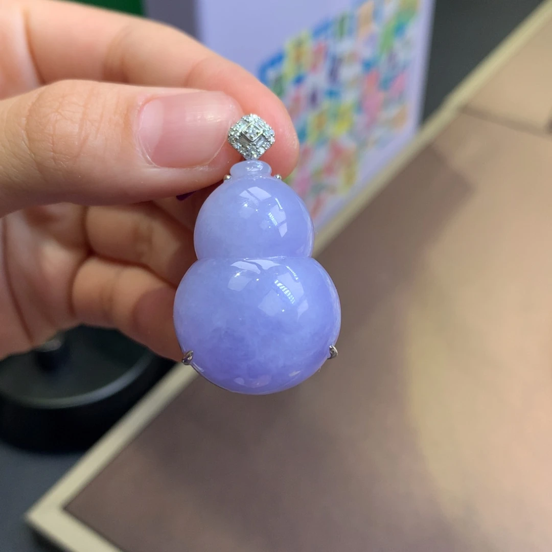 翡翠18K金镶嵌颈饰翡翠