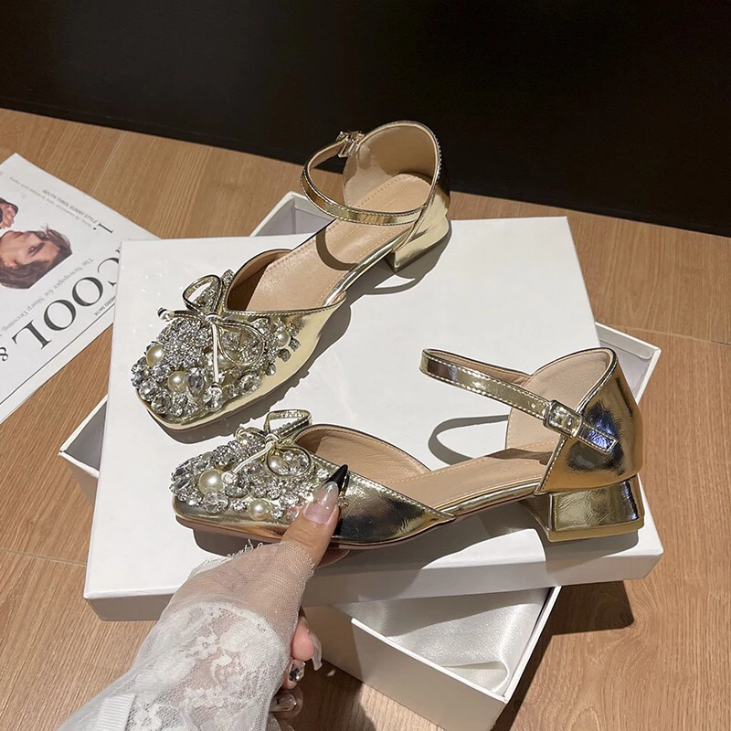 夏季包头凉鞋仙女风粗跟韩版时装凉鞋水钻一字带包头时尚网红百搭