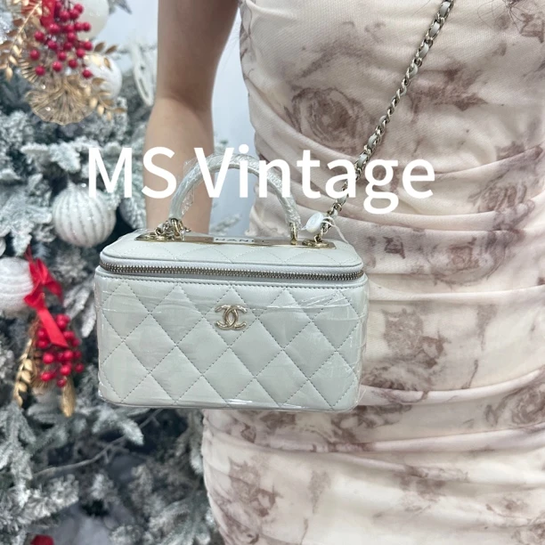 99新 Chanel/香奈儿 香奈儿浅灰色长盒子带镜子（芯片）