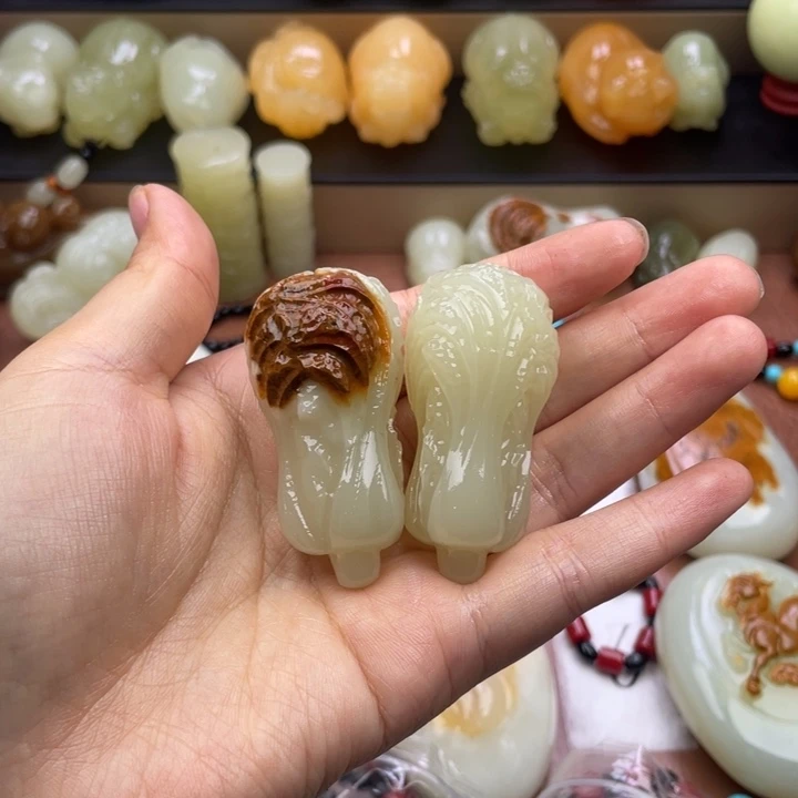 小***哥石材天然古青石手把件