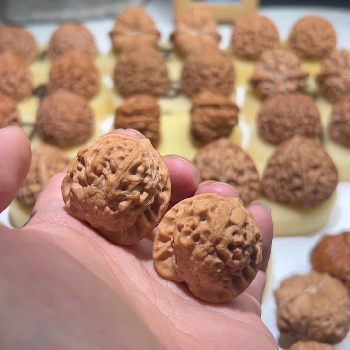 吊坠文玩核桃小金鱼