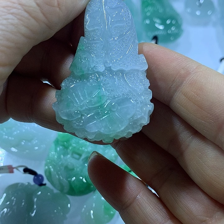 翡翠未镶嵌颈饰天然翡翠A货吊坠
