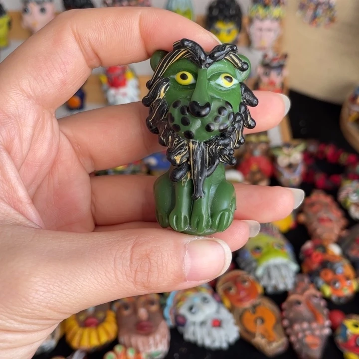 24琉璃瑕疵小狮子1只