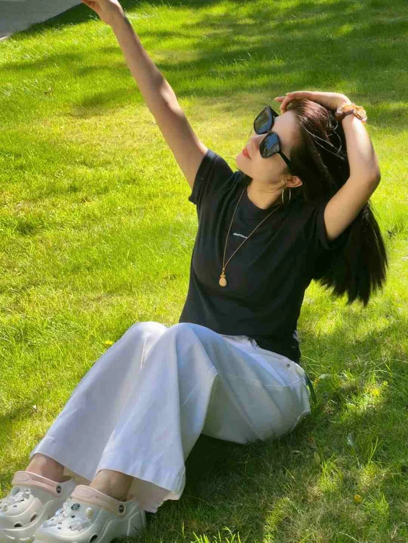 「MUMU CHAU」【满分心动】清爽透气莱赛尔正肩短袖T恤女夏季显瘦上衣