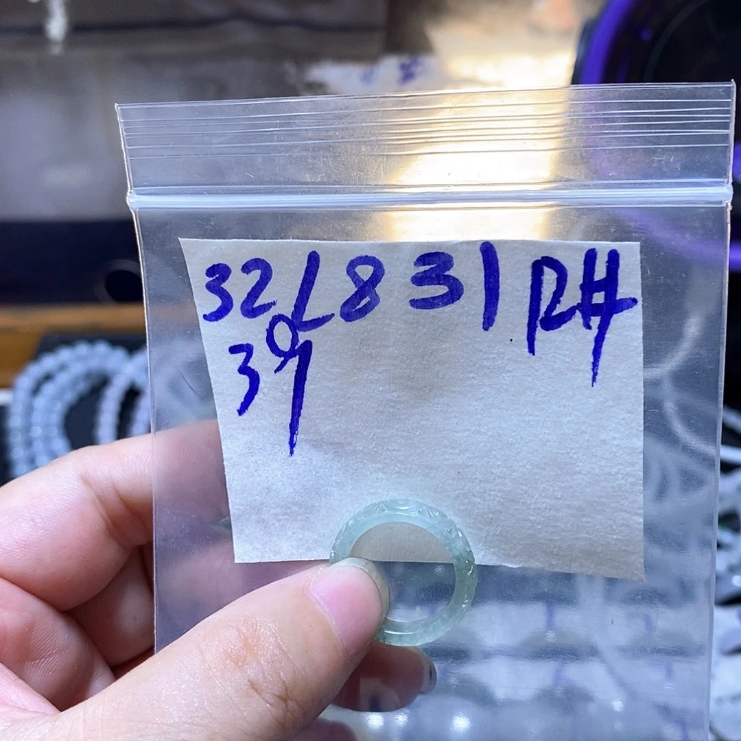 未镶嵌定制翡翠翡翠