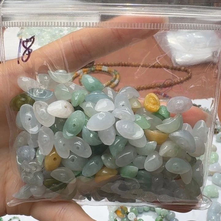 未镶嵌挂件翡翠福利1个，不包邮，拍一单邮费发货