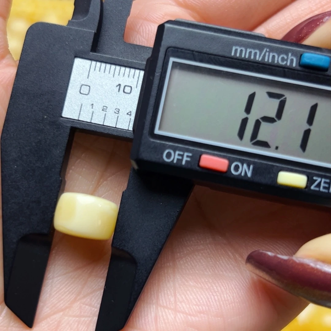 蜜蜡裸石未镶嵌12.1mm扣子