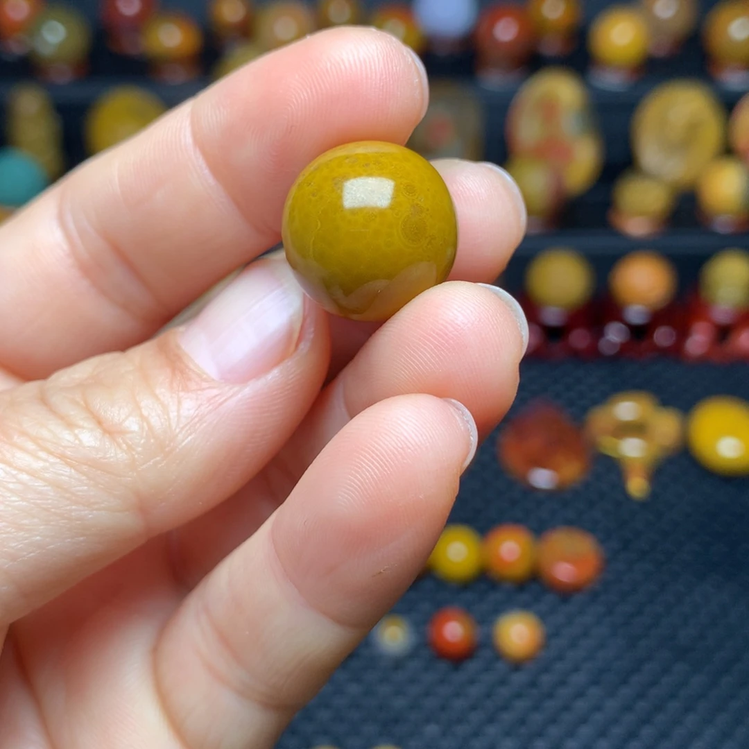 嗡***吽玛瑙/玉髓未镶嵌宣化上古战国红