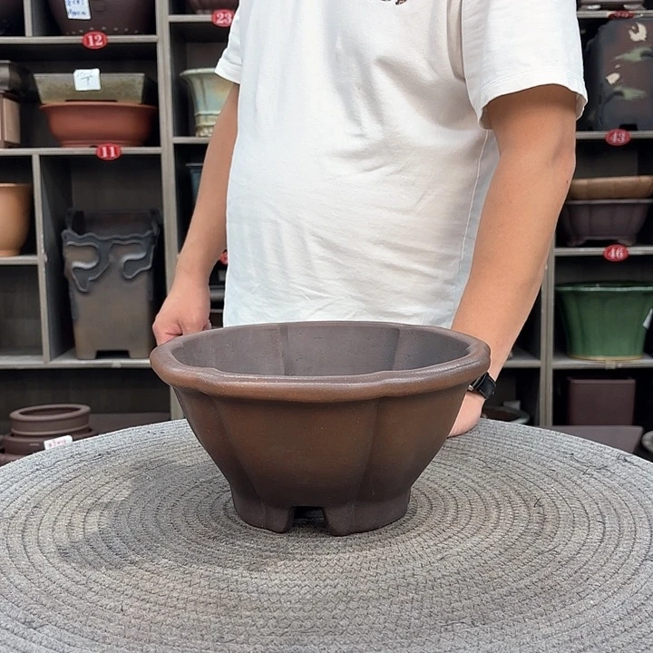 紫砂花盆紫砂的味道很好闻