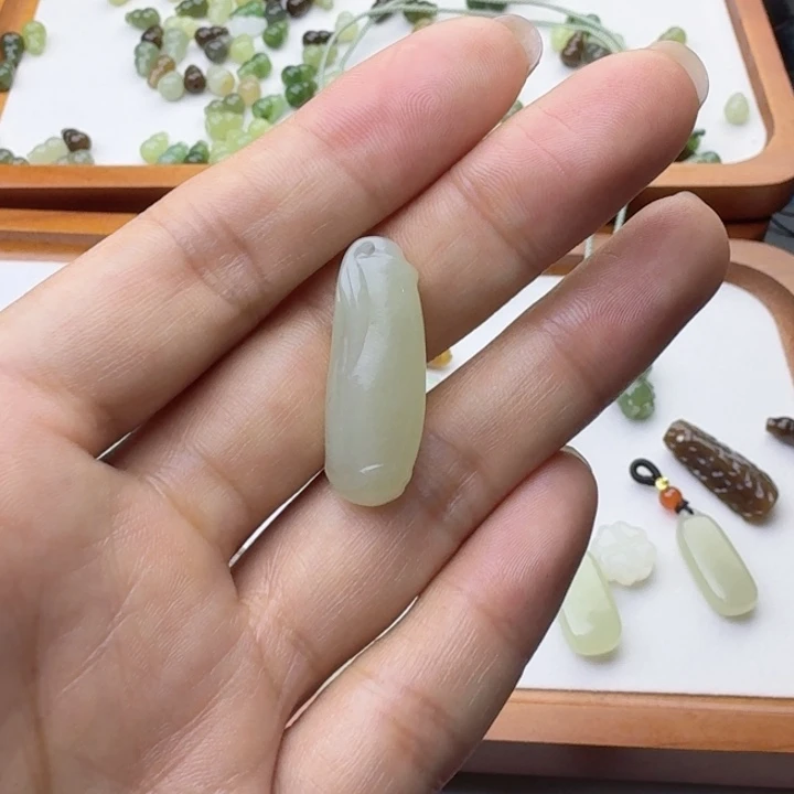 少***生和田玉未镶嵌挂件