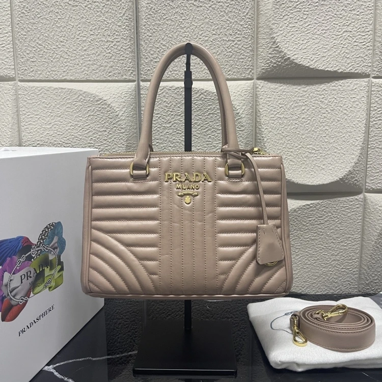 95新 Prada/普拉达 /KIKI/单肩包/16785702