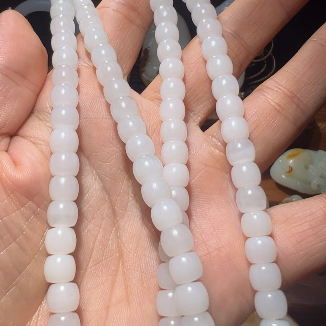 红***船和田玉未镶嵌颈饰