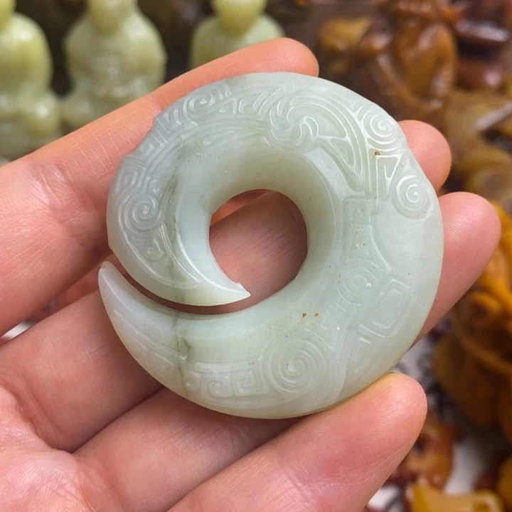 未镶嵌蛇纹石玉颈饰26