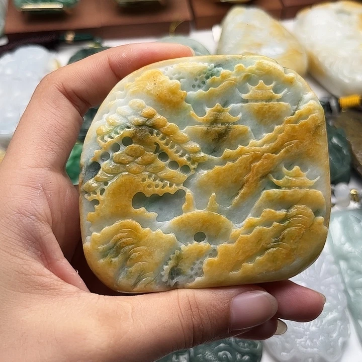 翡翠未镶嵌颈饰挂件