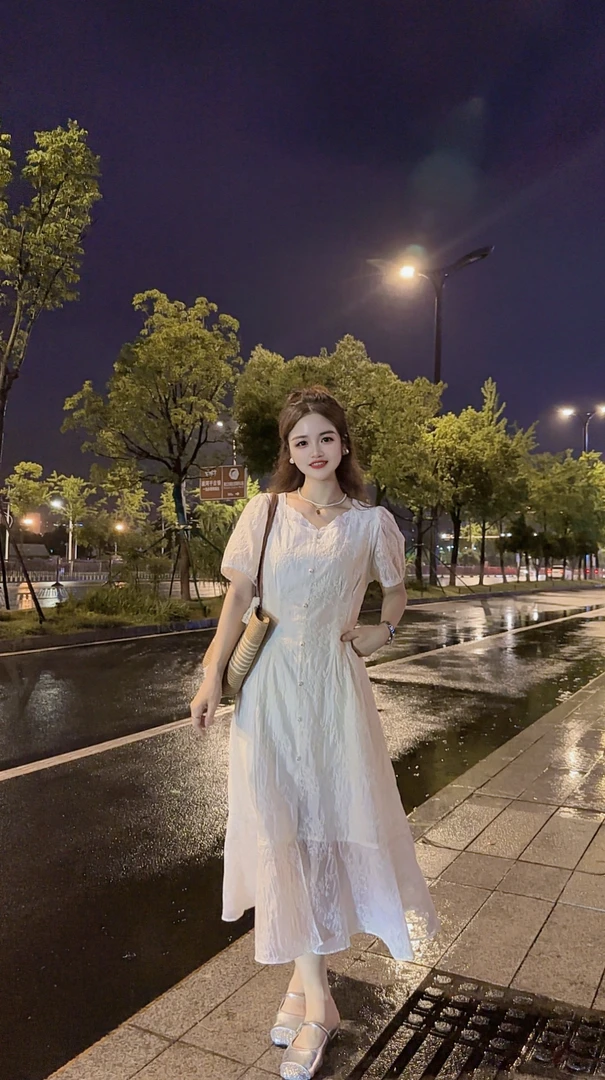 【汐汐妈专属】夏季法式复古蕾丝绣花鱼尾甜美度假风收腰显瘦连衣裙