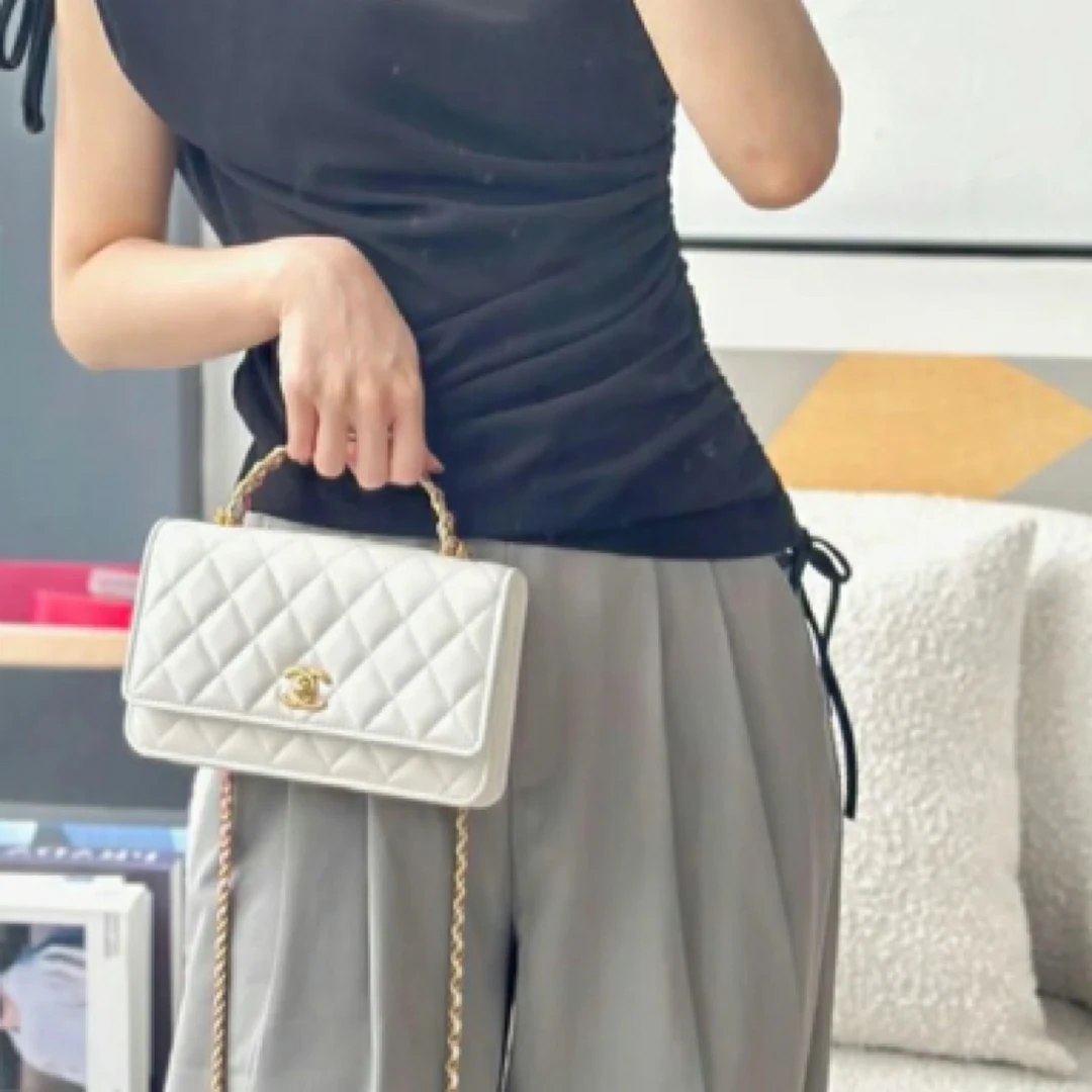 99新 Chanel/香奈儿 23P白金彩虹镂空手柄woc单肩包/04994