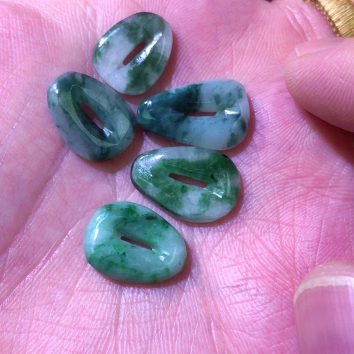 翡翠未镶嵌颈饰天然a货翡翠