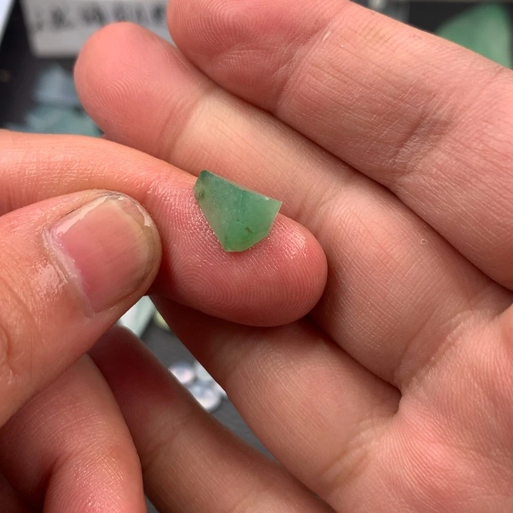 定制翡翠未镶嵌材料定制