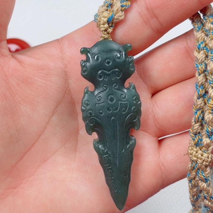 和田玉未镶嵌把件